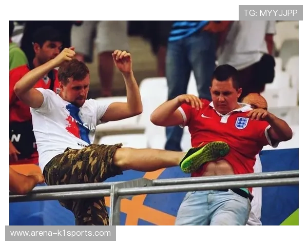 足球球星化妆后街头踢球引围观路人热议运动与时尚结合新潮流